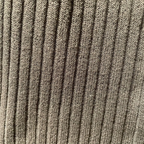 ✨ 3 items for 15% off bundle ✨ Olive American eagle button up tank top - Picture 4 of 4